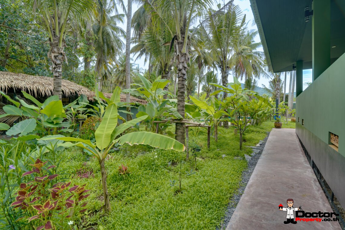 7 Bedroom Resort with Pool in Lipa Noi, Koh Samui – For Sale